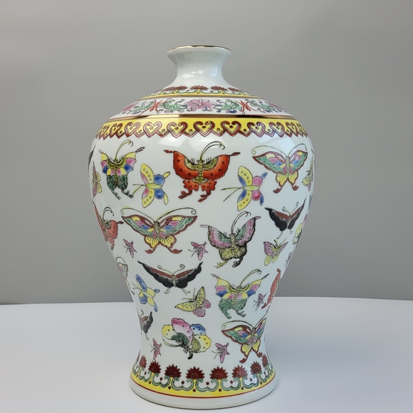 vintage Chinese Hundred Butterflies Vase